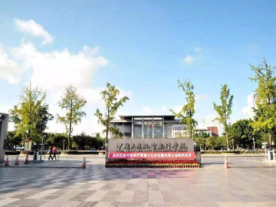 中国民用航空飞行学院采购永亨无轨型密集架