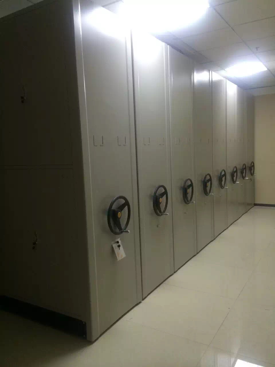 手摇密集架
